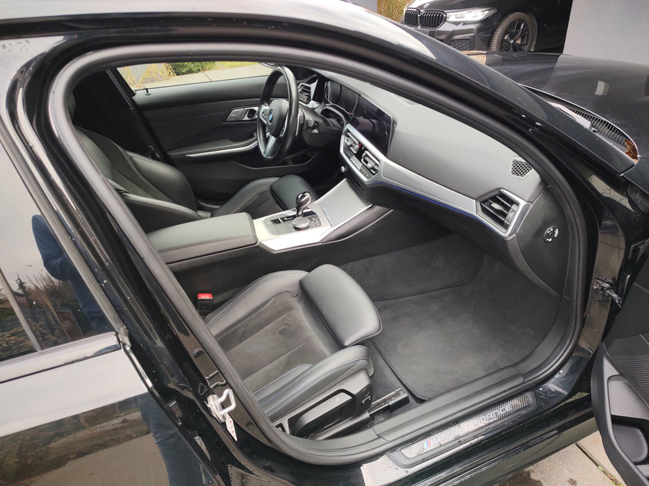 Zdjęcie wnętrza od pasażera, przód