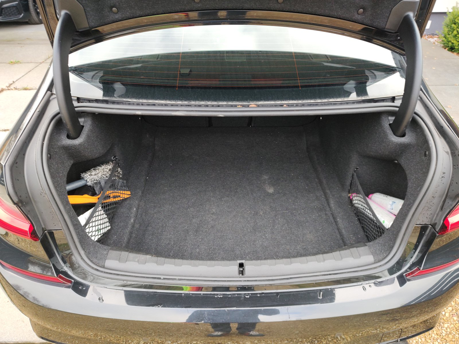 Zdjęcie przestrzeni bagażowej