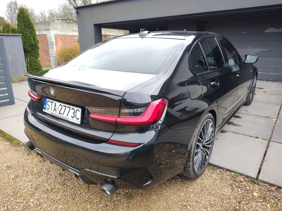 Zdjęcie po ukosie, prawy tył