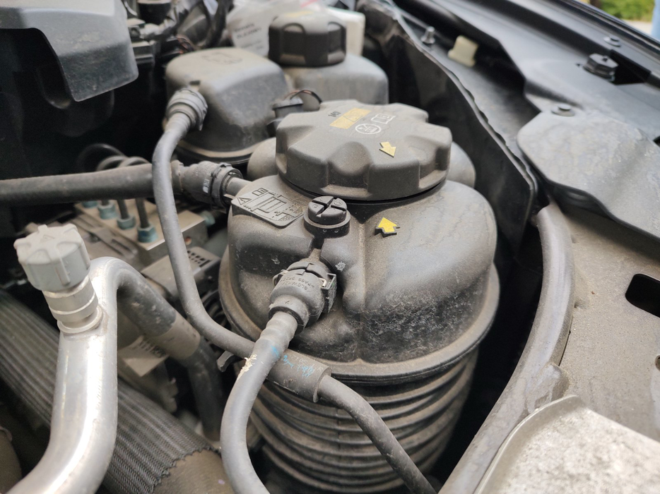 Zdjęcie zbiorniczka płynu chłodzącego