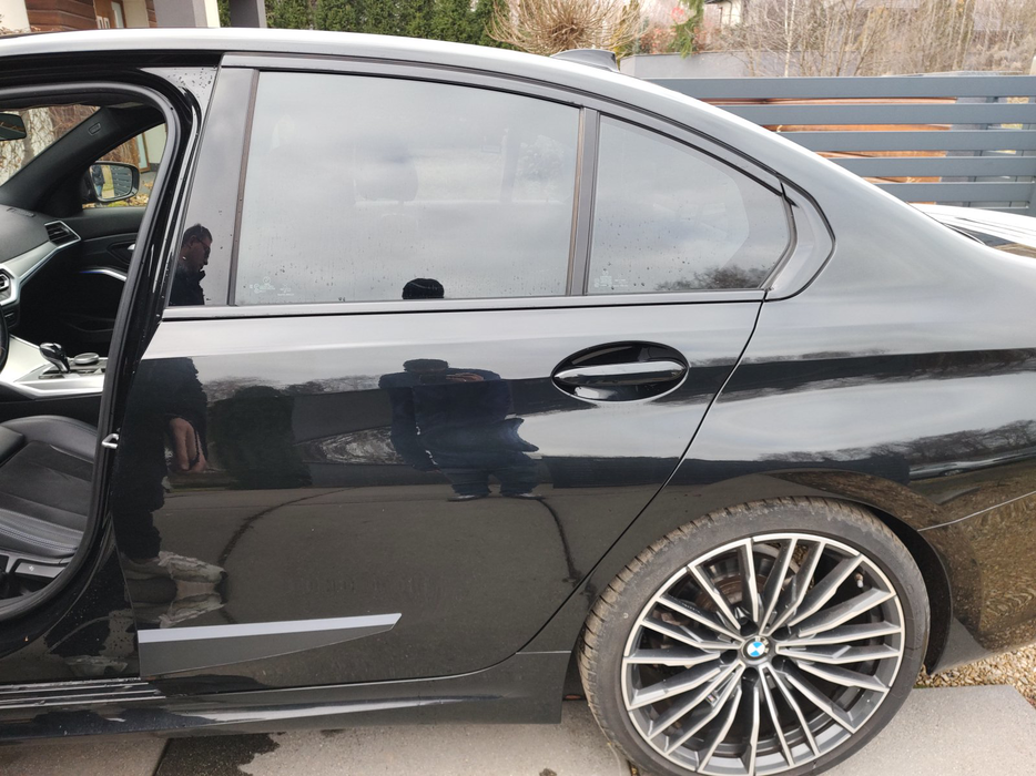 Zdjęcie drzwi tylne lewe wraz z szybą