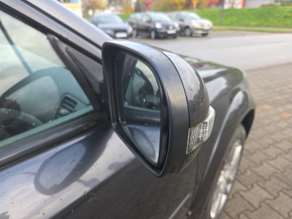 Zdjęcie zwierciadła lusterka prawego