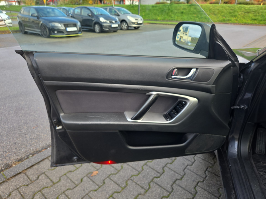 Zdjęcie tapicerki drzwi przednich lewych