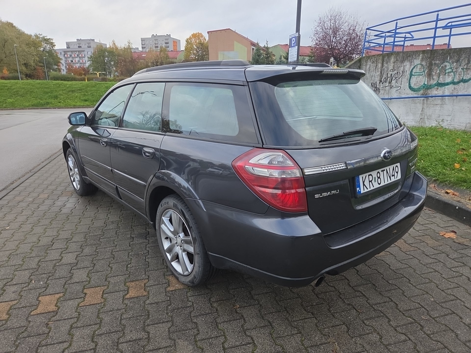 Zdjęcie po ukosie, lewy tył