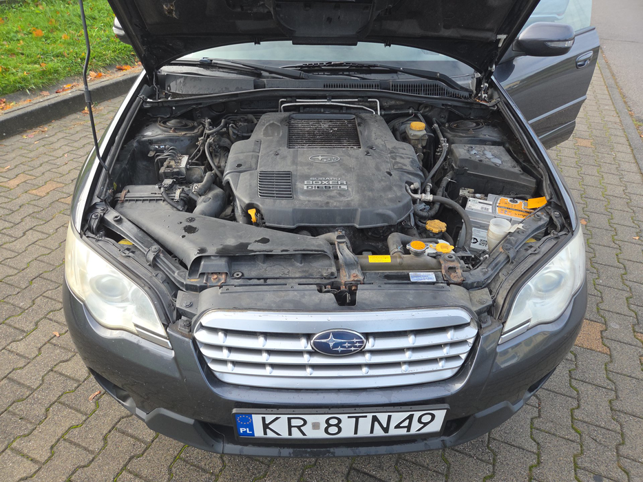 Zdjęcie wnętrza komory silnika