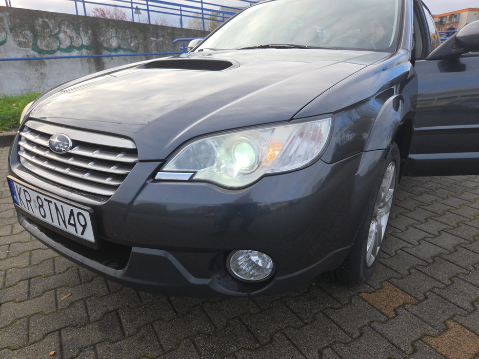 Zdjęcie oświetlenia przedniego i dolnego lewego