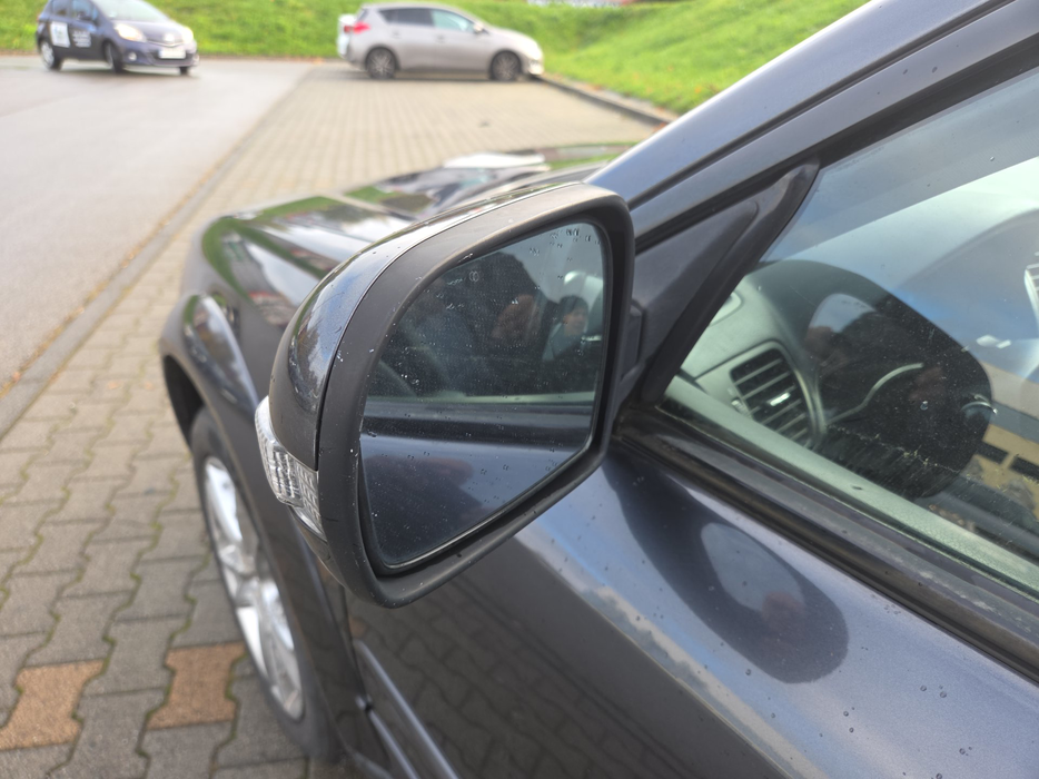 Zdjęcie zwierciadła lusterka lewego