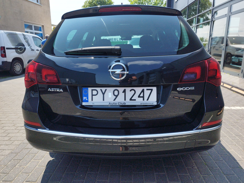 Zdjęcie pokrywy bagażnika