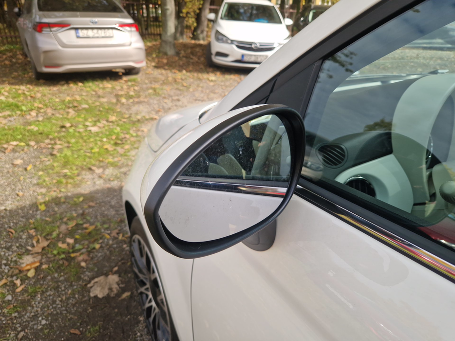 Zdjęcie zwierciadła lusterka lewego