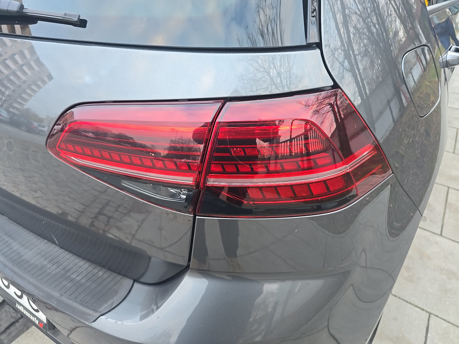 Zdjęcie oświetlenia tylnego prawego