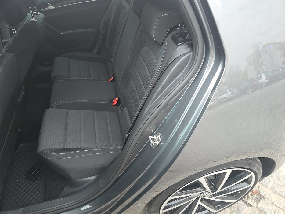 Zdjęcie słupka C lewego