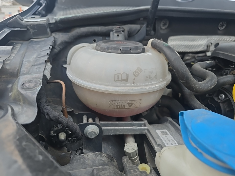 Zdjęcie zbiorniczka płynu chłodzącego