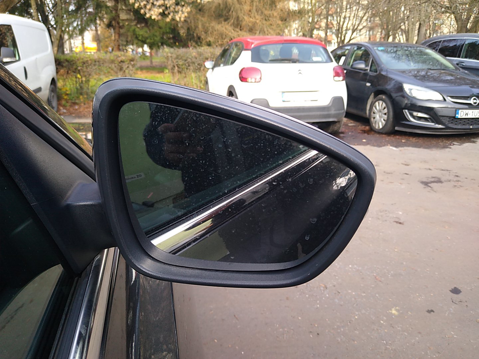 Zdjęcie zwierciadła lusterka prawego