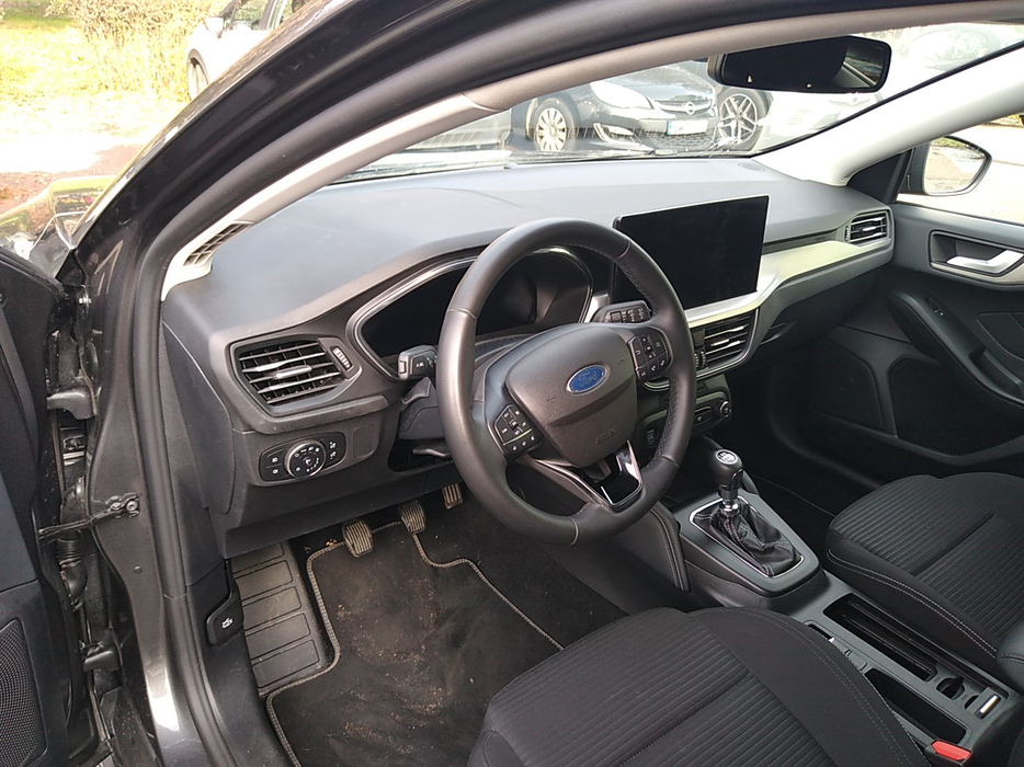 Zdjęcie kokpitu i kierownicy