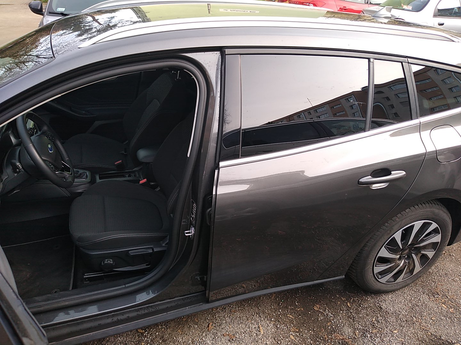 Zdjęcie słupka B lewego