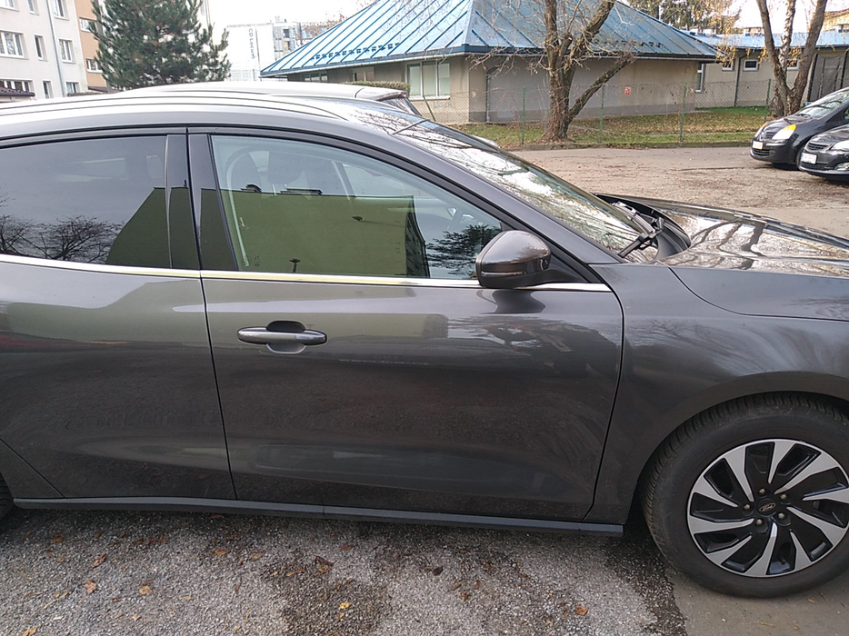 Zdjęcie drzwi przednich prawych wraz z szybą