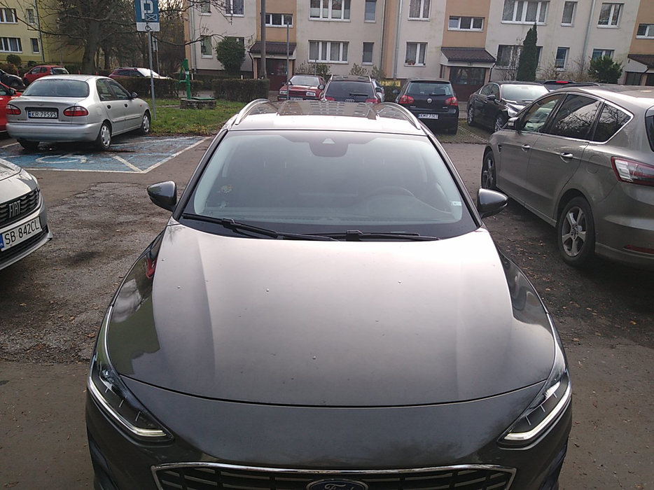 Zdjęcie pokrywy komory silnika