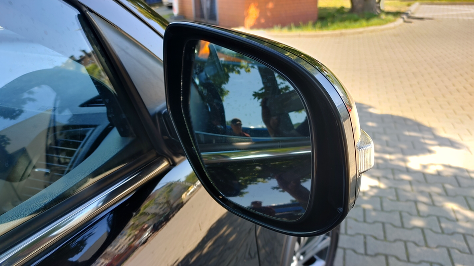 Zdjęcie zwierciadła lusterka prawego