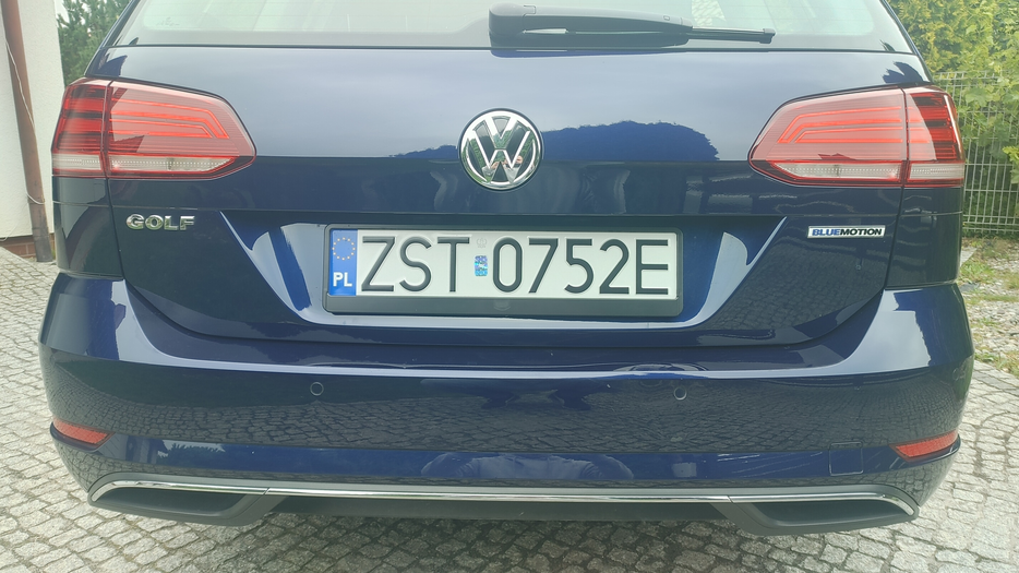 Zdjęcie pokrywy bagażnika