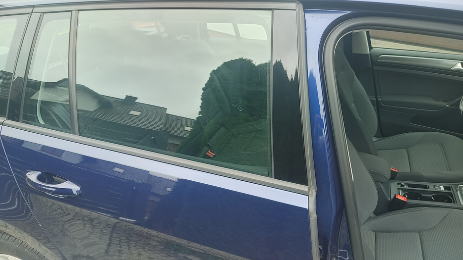 Zdjęcie słupka B prawego