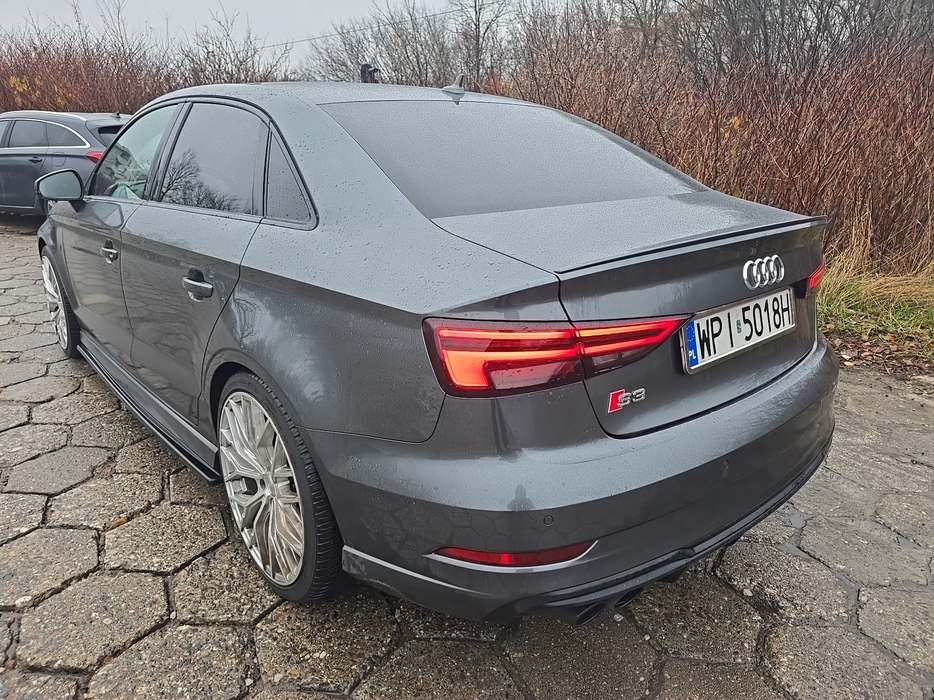 Zdjęcie po ukosie, lewy tył