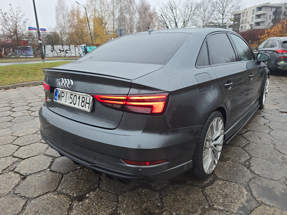 Zdjęcie po ukosie, prawy tył