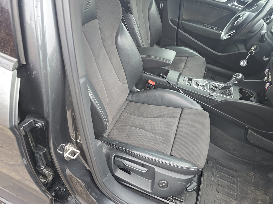 Zdjęcie fotela przedniego prawego