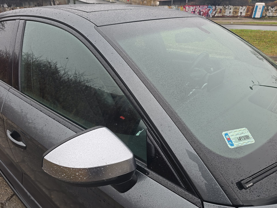 Zdjęcie słupka A prawego