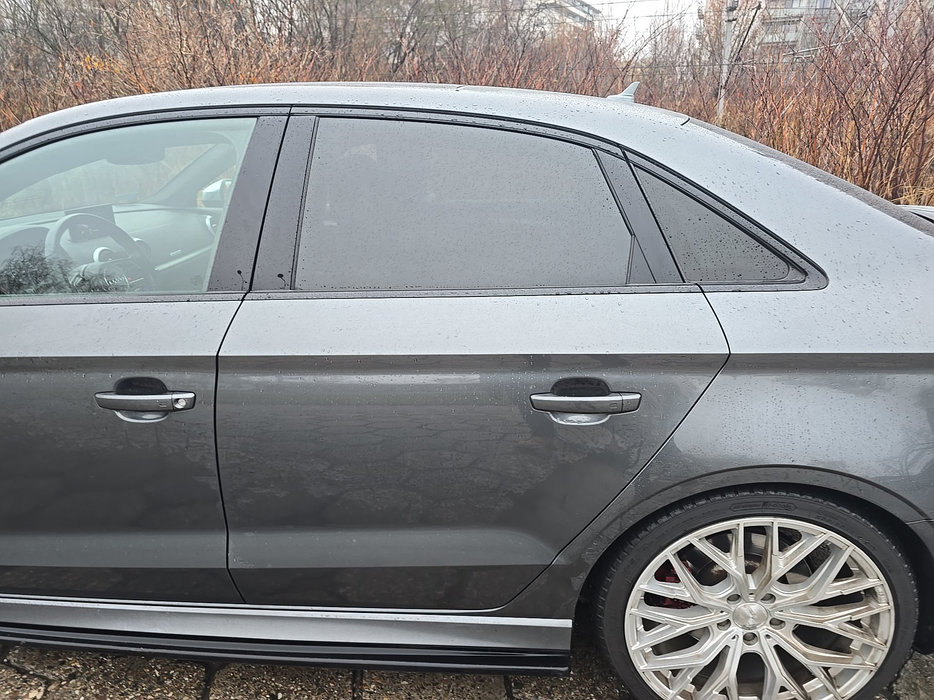 Zdjęcie drzwi tylne lewe wraz z szybą