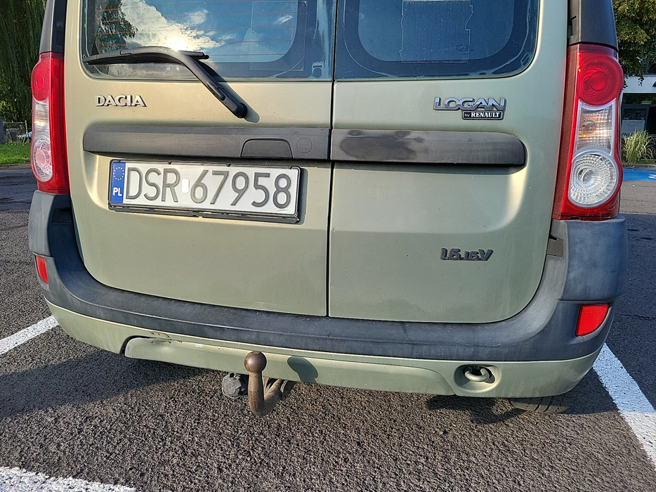 Zdjęcie pokrywy bagażnika