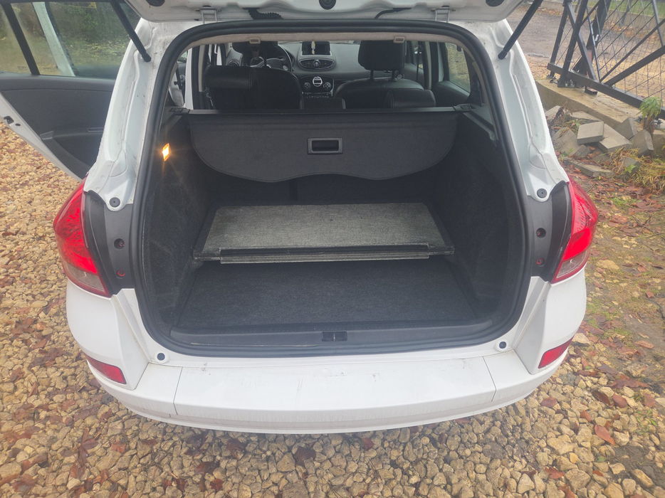 Zdjęcie przestrzeni bagażowej