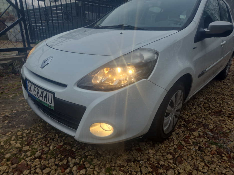 Zdjęcie oświetlenia przedniego i dolnego lewego