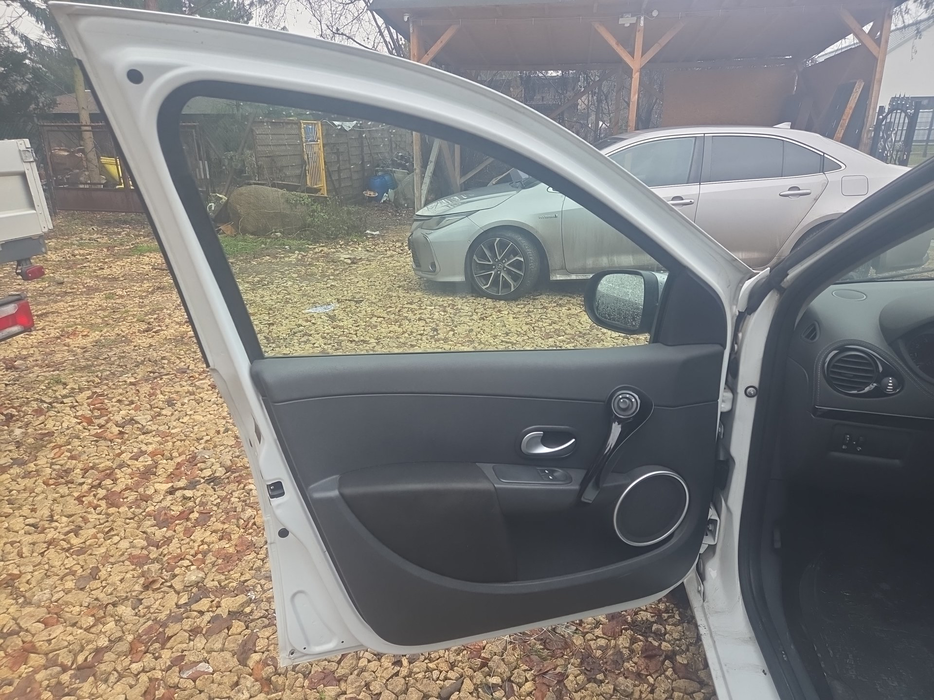 Zdjęcie tapicerki drzwi przednich lewych