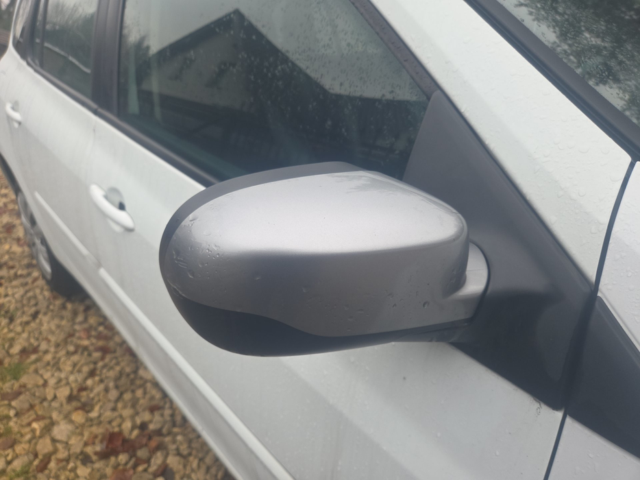 Zdjęcie obudowy lusterka prawego