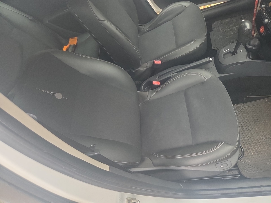 Zdjęcie fotela przedniego prawego