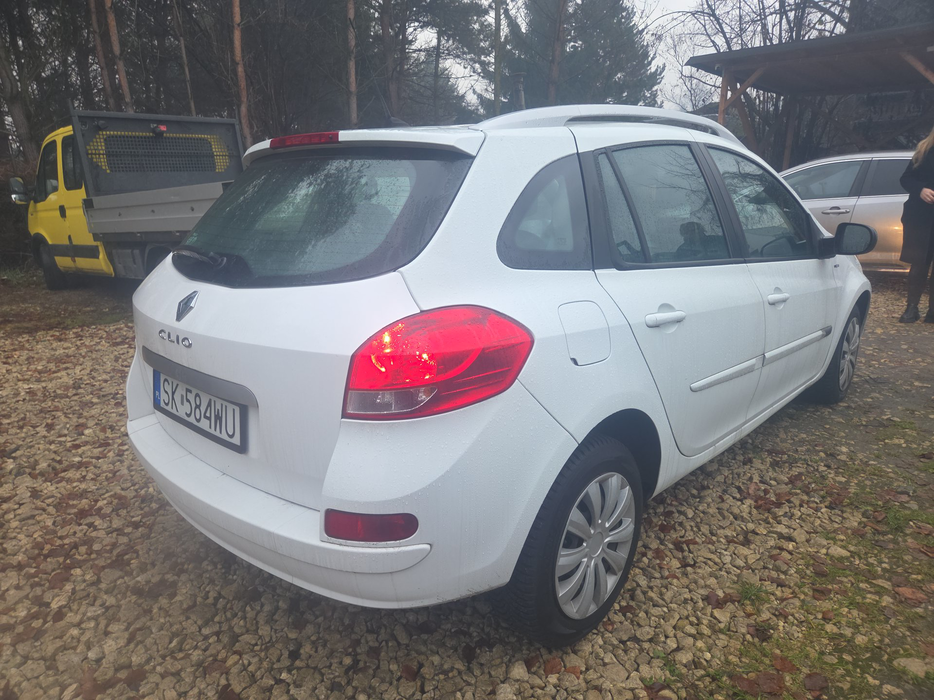 Zdjęcie po ukosie, prawy tył