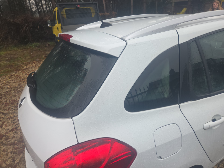 Zdjęcie słupka C prawego