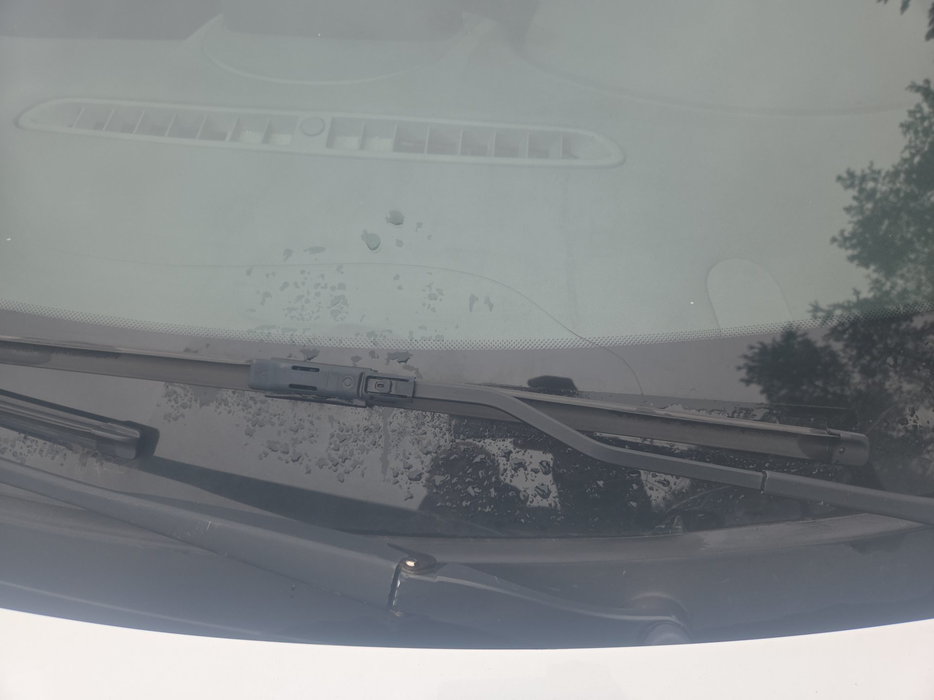 Zdjęcie szyby czołowej - zdjęcie uszkodzeń