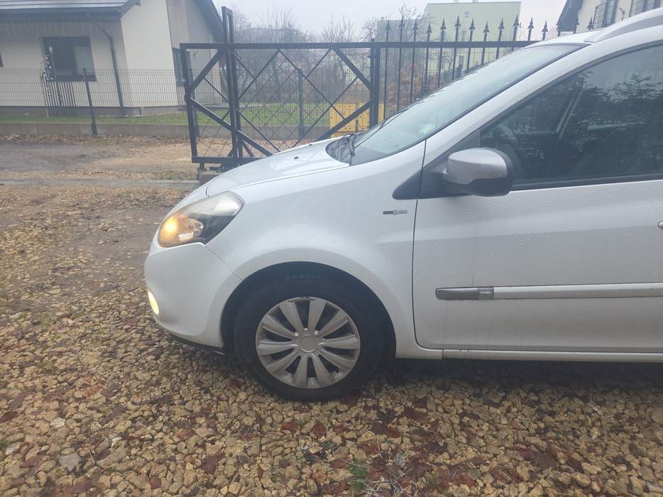 Zdjęcie błotnika przedniego lewego