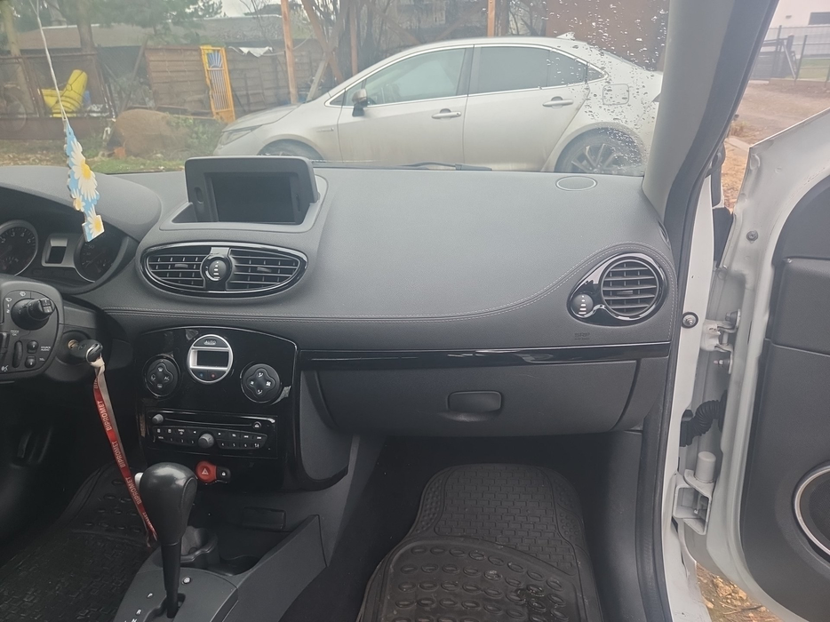 Zdjęcie kokpitu części prawej