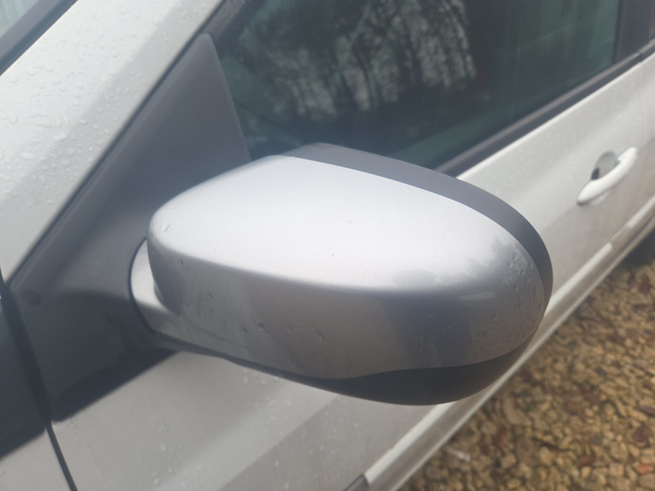 Zdjęcie obudowy lusterka lewego