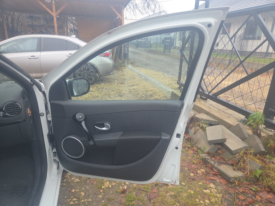 Zdjęcie tapicerki drzwi przednich prawych