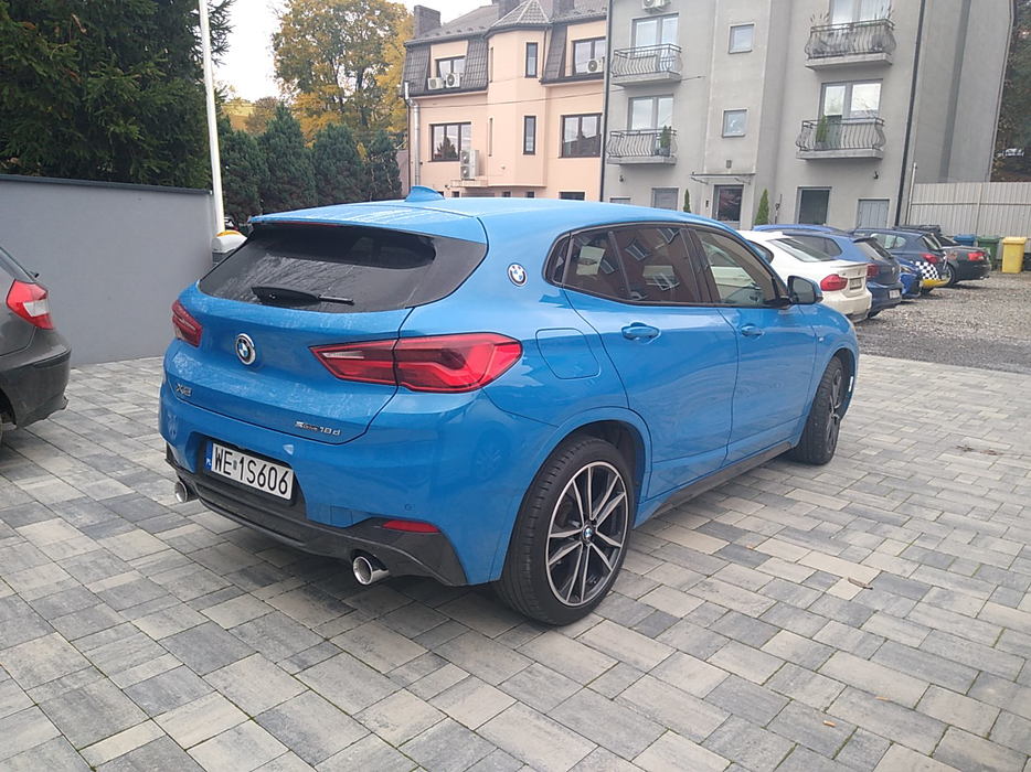 Zdjęcie po ukosie, prawy tył