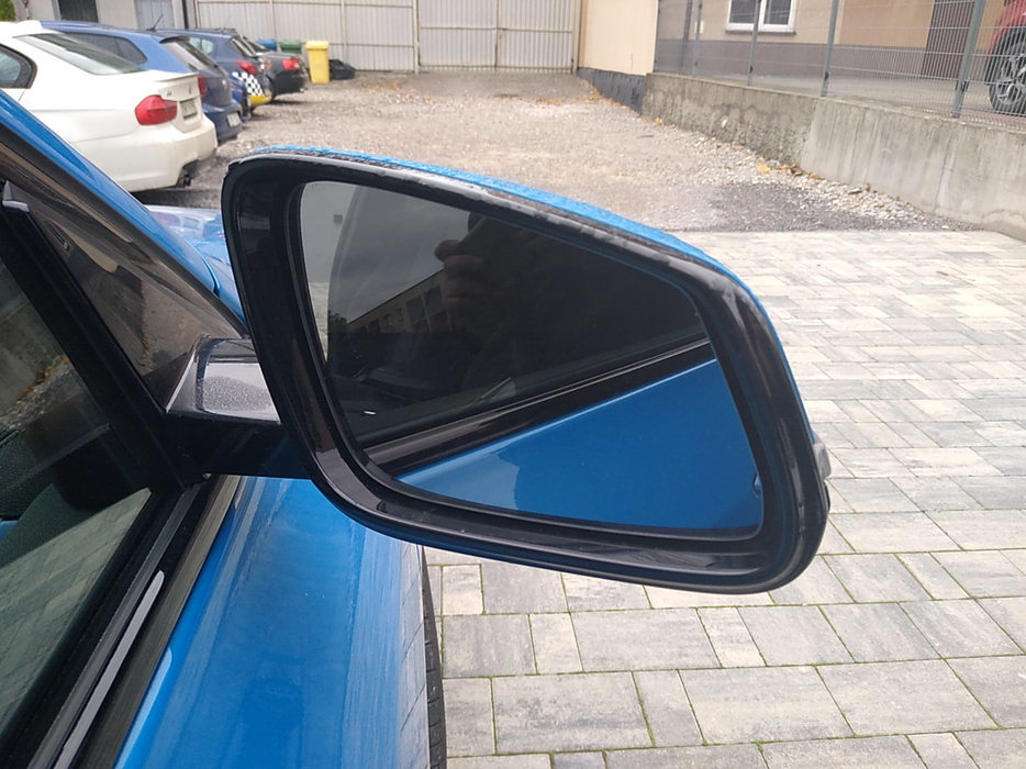 Zdjęcie zwierciadła lusterka prawego