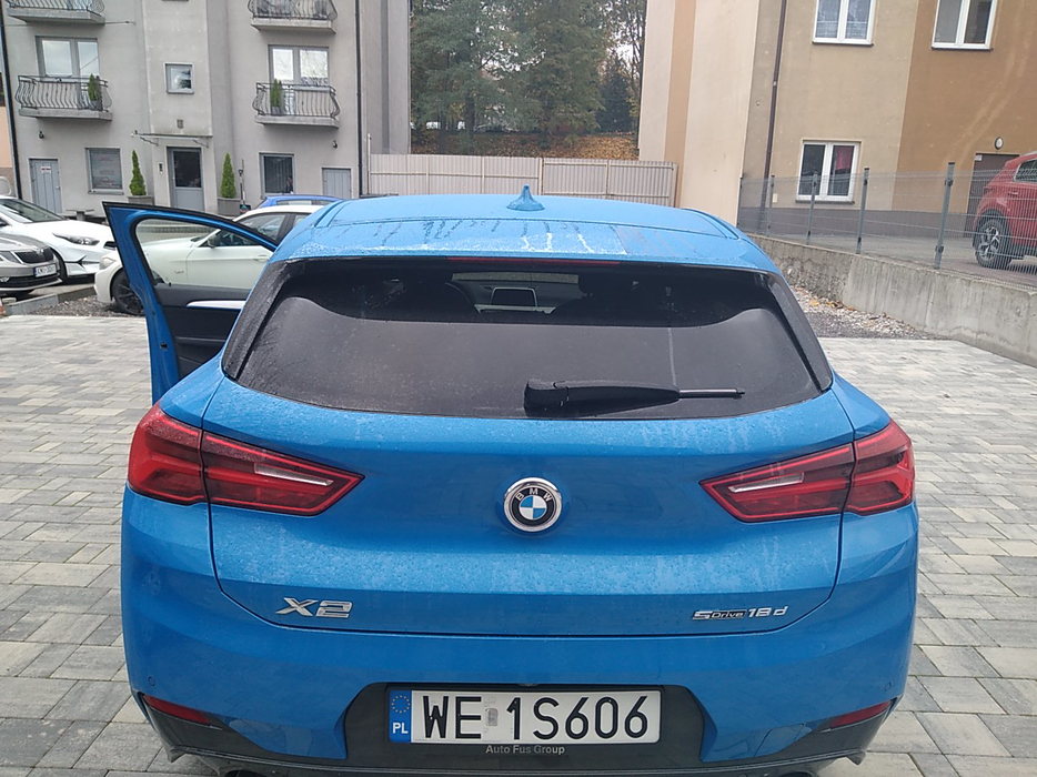 Zdjęcie pokrywy bagażnika