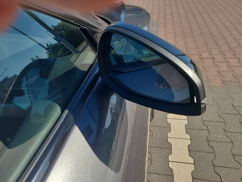 Zdjęcie zwierciadła lusterka prawego