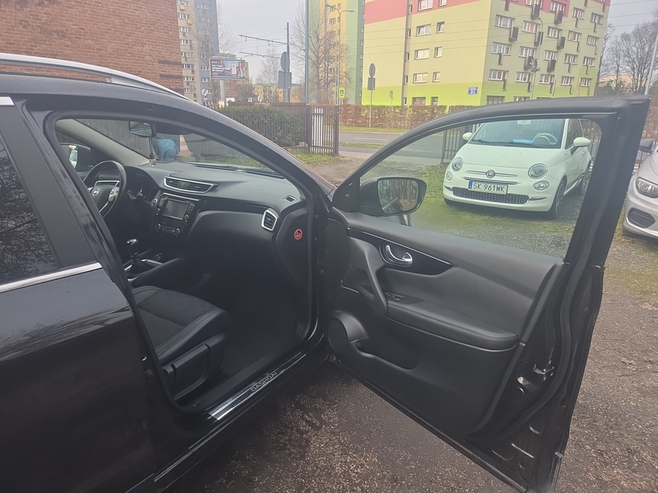 Zdjęcie wnętrza od pasażera, przód