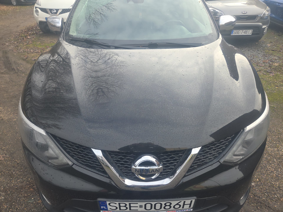 Zdjęcie pokrywy komory silnika