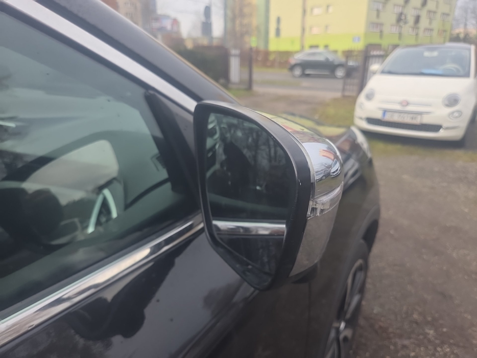 Zdjęcie zwierciadła lusterka prawego