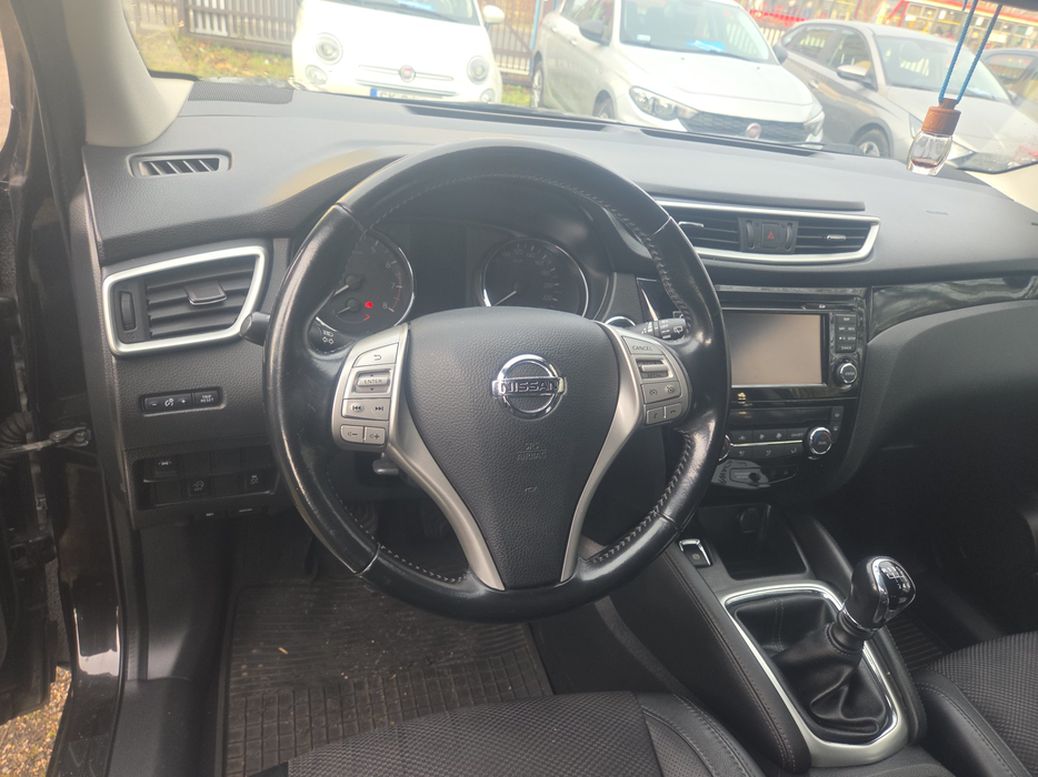 Zdjęcie kokpitu i kierownicy